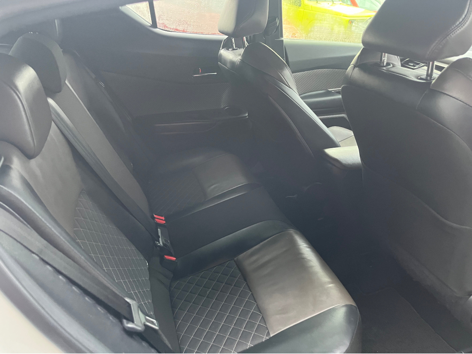 2020 Toyota C-HR 6AA-ZYX11 €24,000