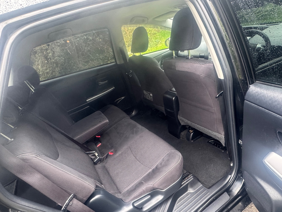 2015 Toyota Prius - image 8