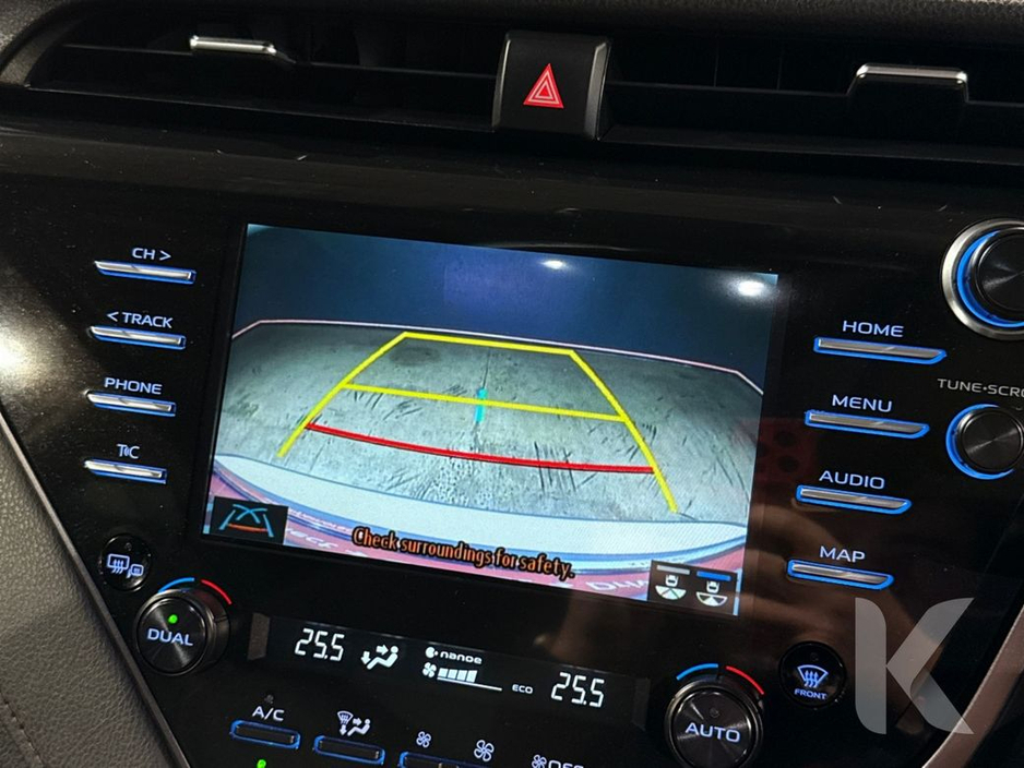 2020 Toyota Camry HYBRID - CRUISE CONTROL - REVERSE CAMERA - PUSH START/STOP BUTTON - TOYOTA SAFETY SENSE €25,950