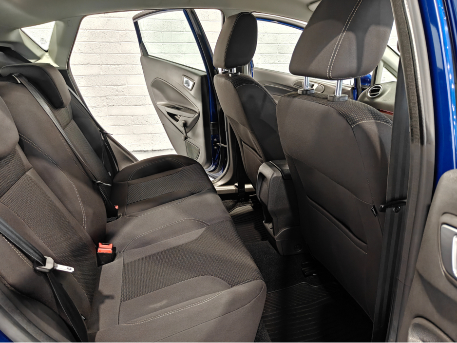 2017 Ford Fiesta - image 17