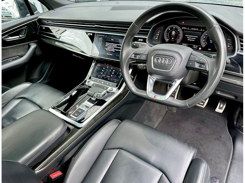 2021 Audi Q7 - image 24