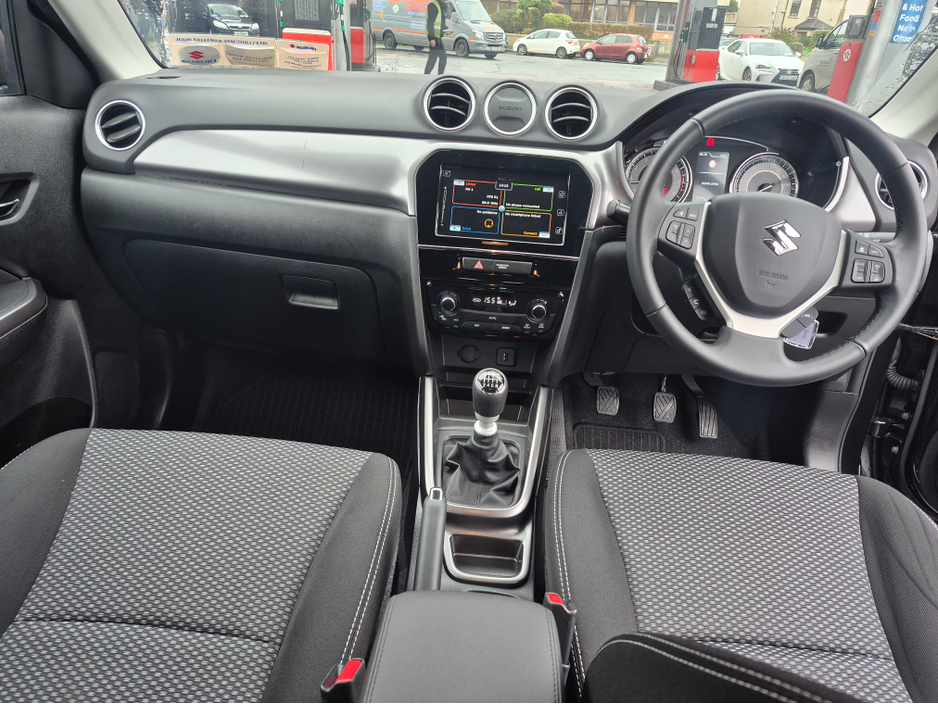 2025 Suzuki Vitara - image 7