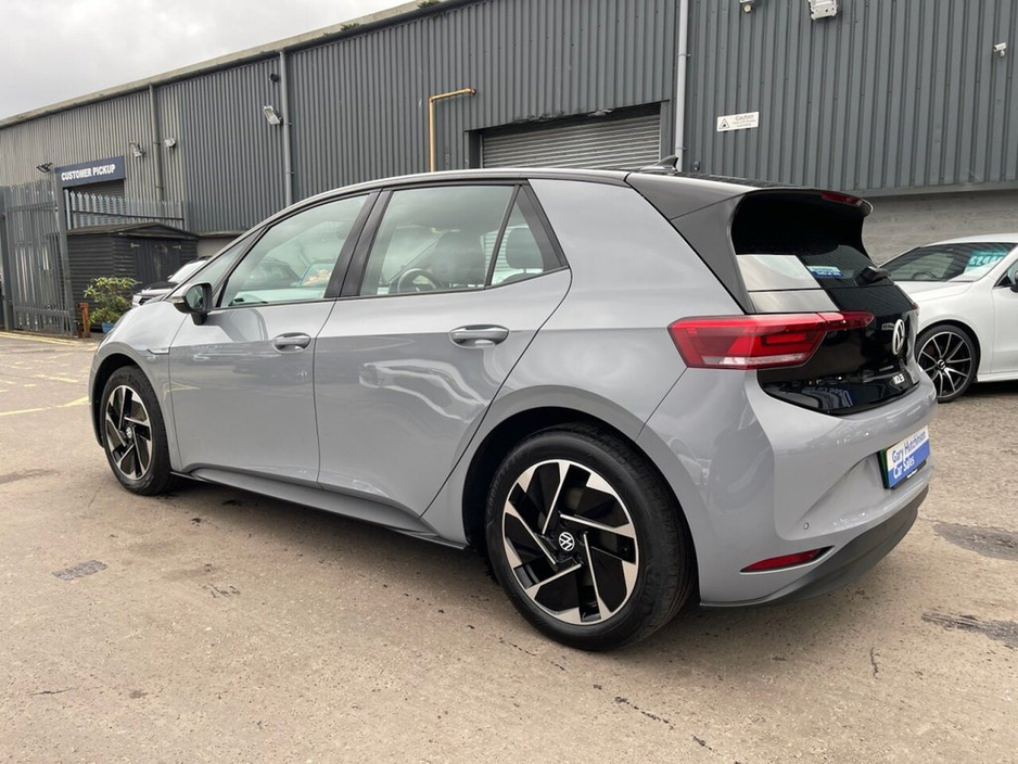 2022 Volkswagen ID.3 Pro 58kWh Life Hatchback 5dr Electric Auto (145 ps)