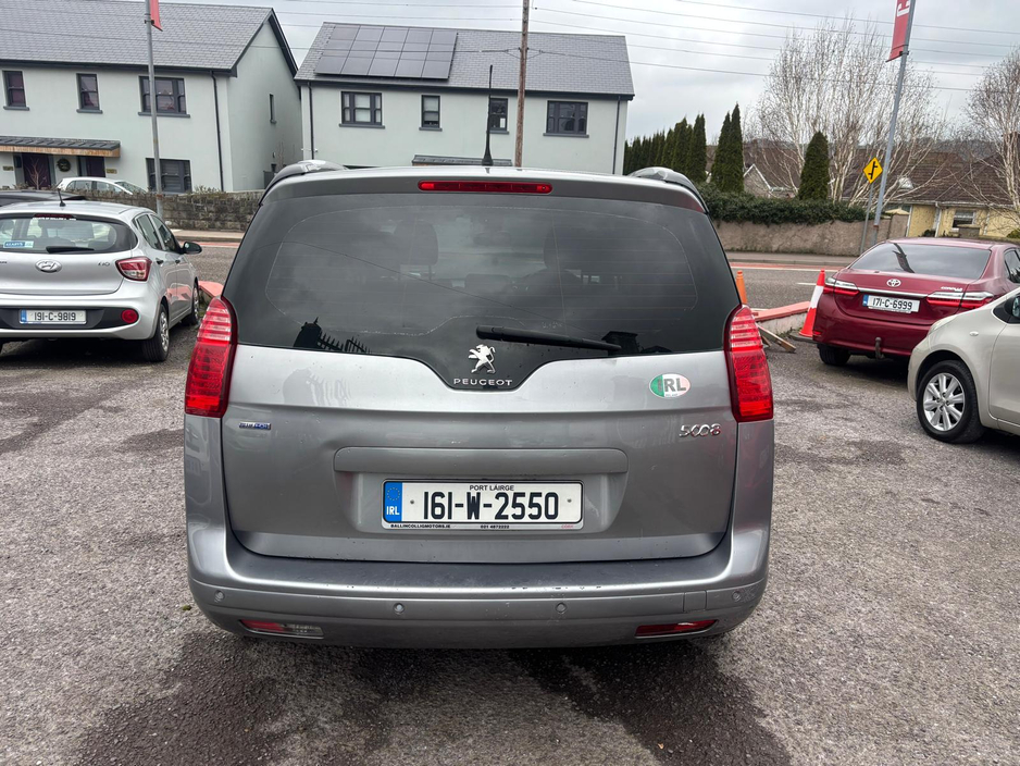 2016 Peugeot 5008 - image 7