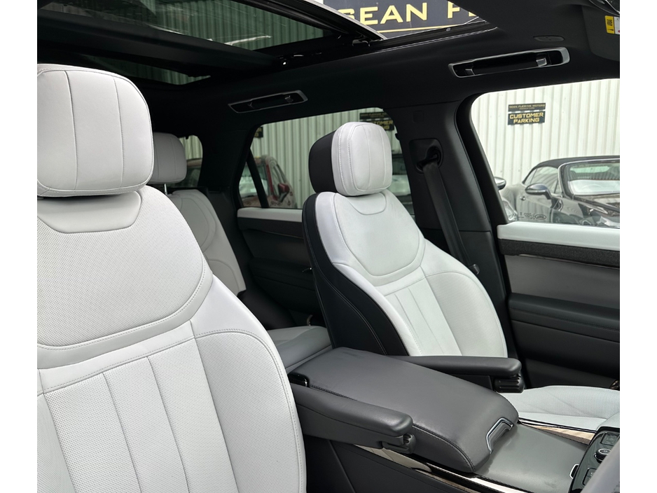 2023 Land Rover Range Rover Sport - image 6