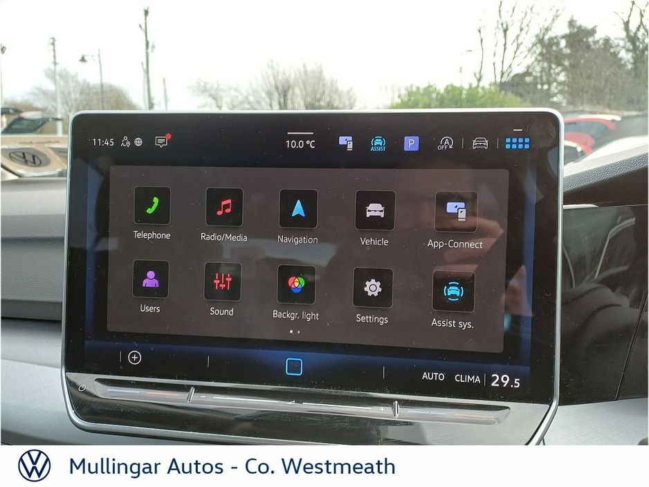 2025 Volkswagen Golf - image 16