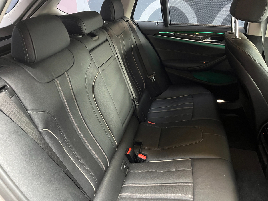 2019 BMW 5 Series - image 15