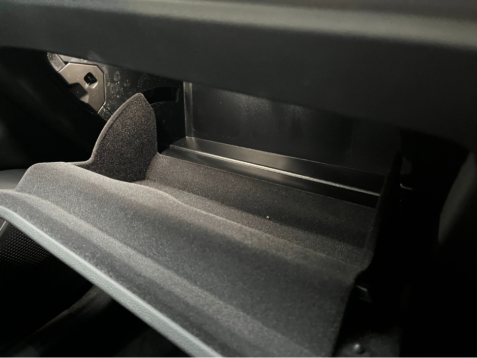 2025 BMW i4 - image 24