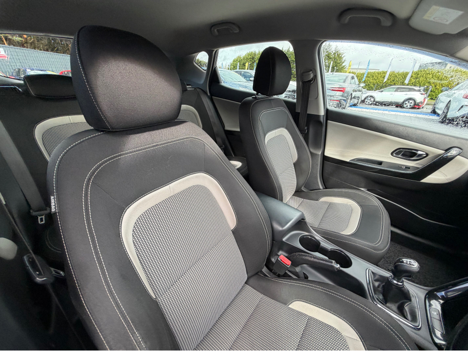 2017 Kia Ceed - image 12