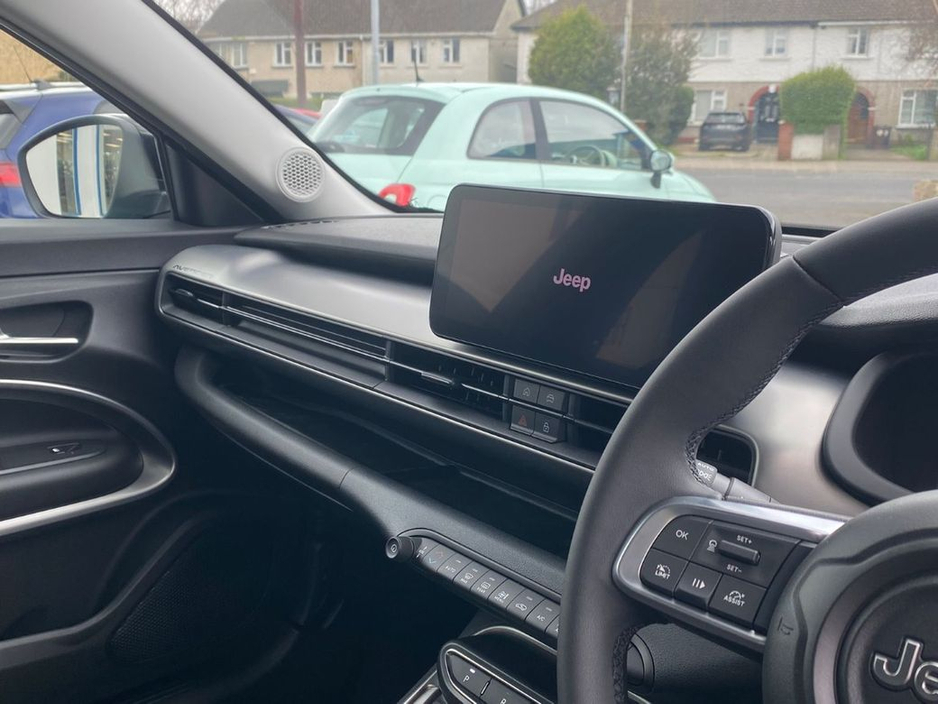 2025 Jeep Avenger - image 15