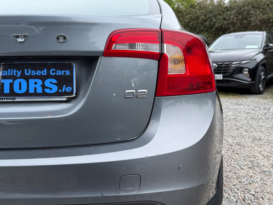 2015 Volvo S60 - image 14