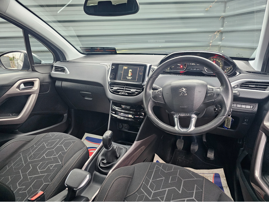 2016 Peugeot 2008 - image 12