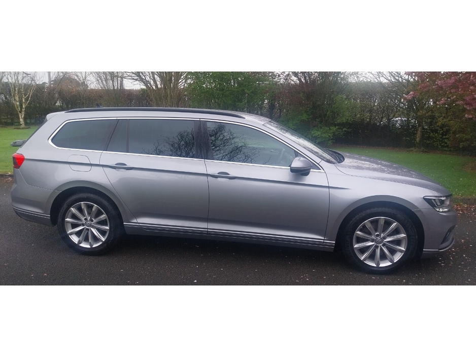 2020 Volkswagen Passat - image 7