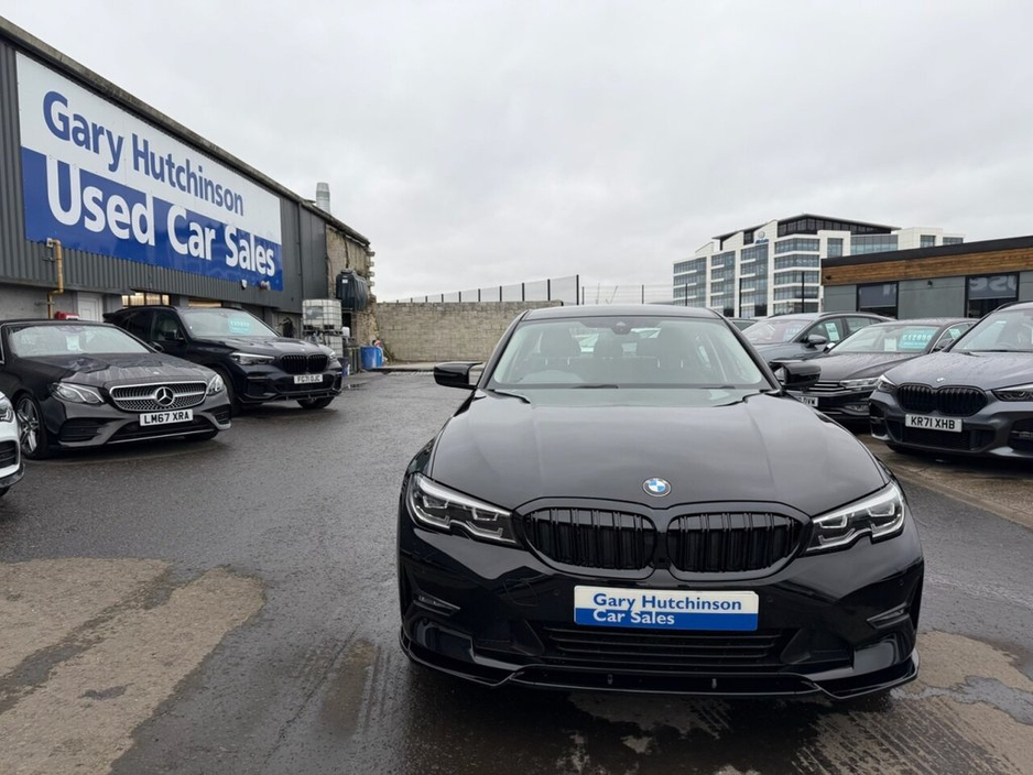 2021 BMW 3 Series - image 13