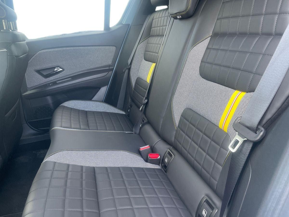 2025 Renault 4 - image 11