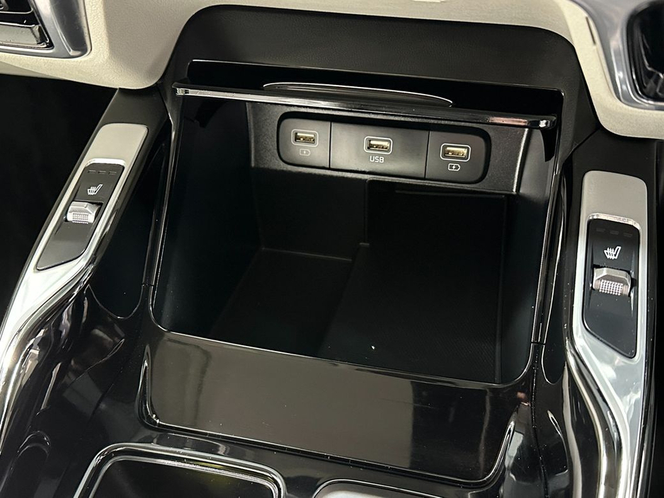 2023 Kia Sorento - image 21