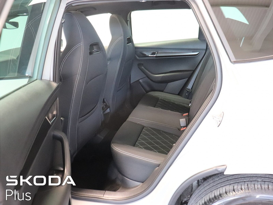 2023 Skoda Karoq - image 7