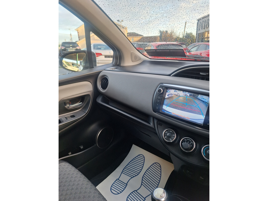2015 Toyota Yaris 1.33 VVT-I ICON 5DR 99BHP €7,250