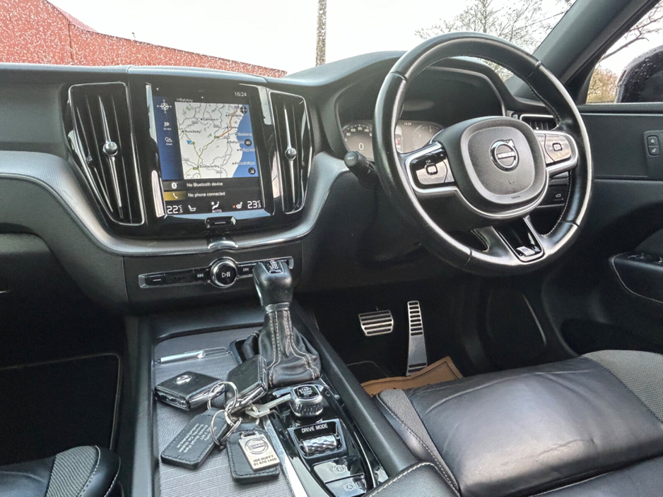 2020 Volvo XC60 - image 11