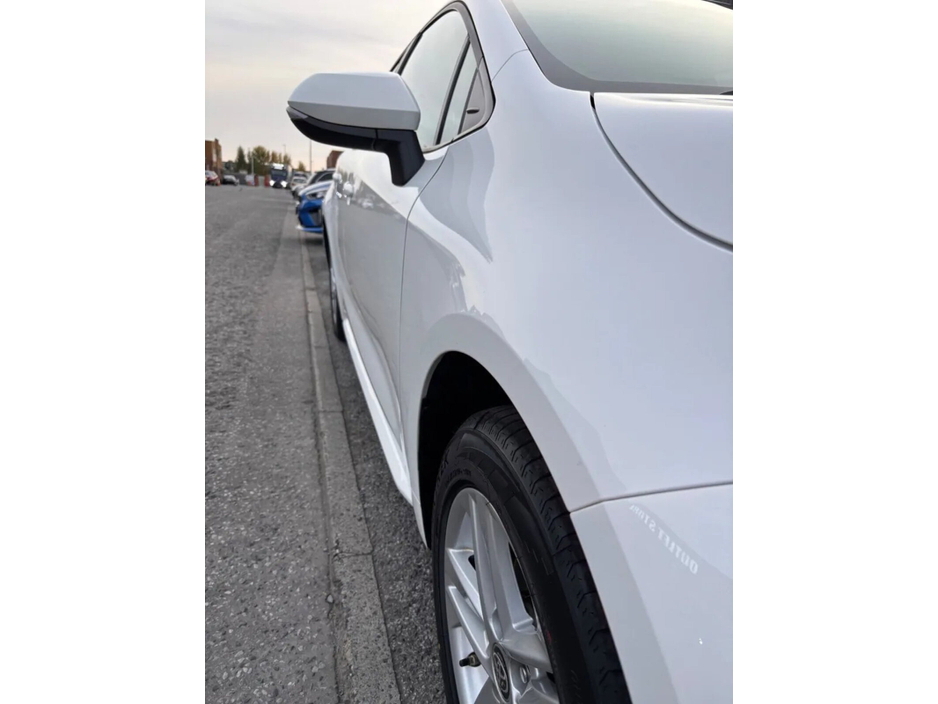 2022 Toyota Corolla 1.8 Hybrid Luna Saloon €20,750