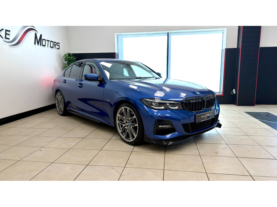 2022 BMW 3 Series - image 18