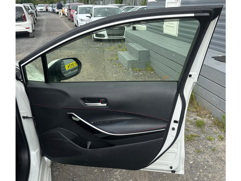 2018 Toyota Corolla SPORT AUTOMATIC HYBRID 1.8 FRESH IMPORT (1184) €17,995