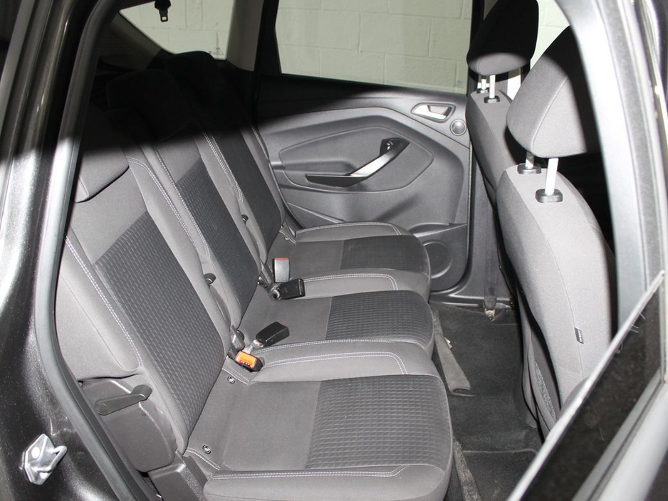 2017 Ford C-Max Zetec 1.5 TDCI 95PS M6 4DR €11,999