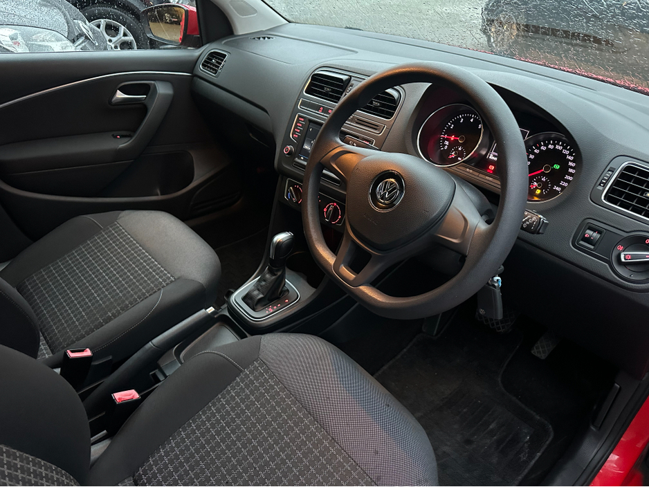 2016 Volkswagen Polo - image 9