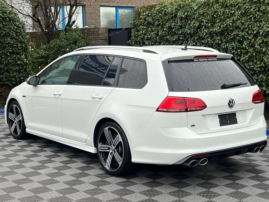 2017 Volkswagen Golf R VARIANT 4MOTION 2.0 TSI // APPLE CARPLAY/ANDROID AUTO // 18" CADIZ ALLOYS // LEATHER SPORT SEATS €26,900