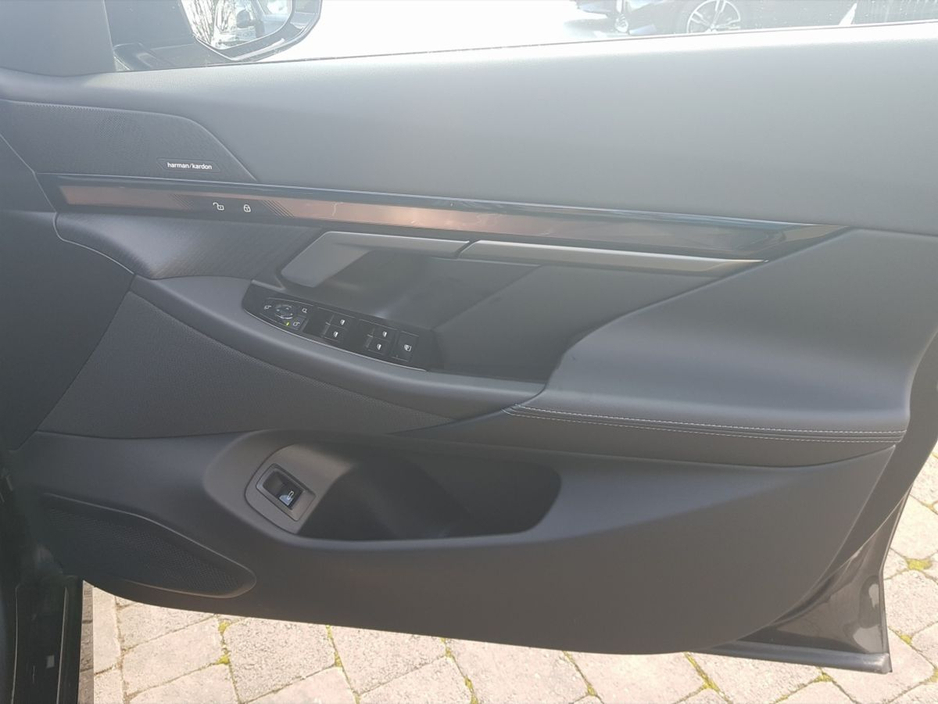 2026 BMW 5 Series - image 21