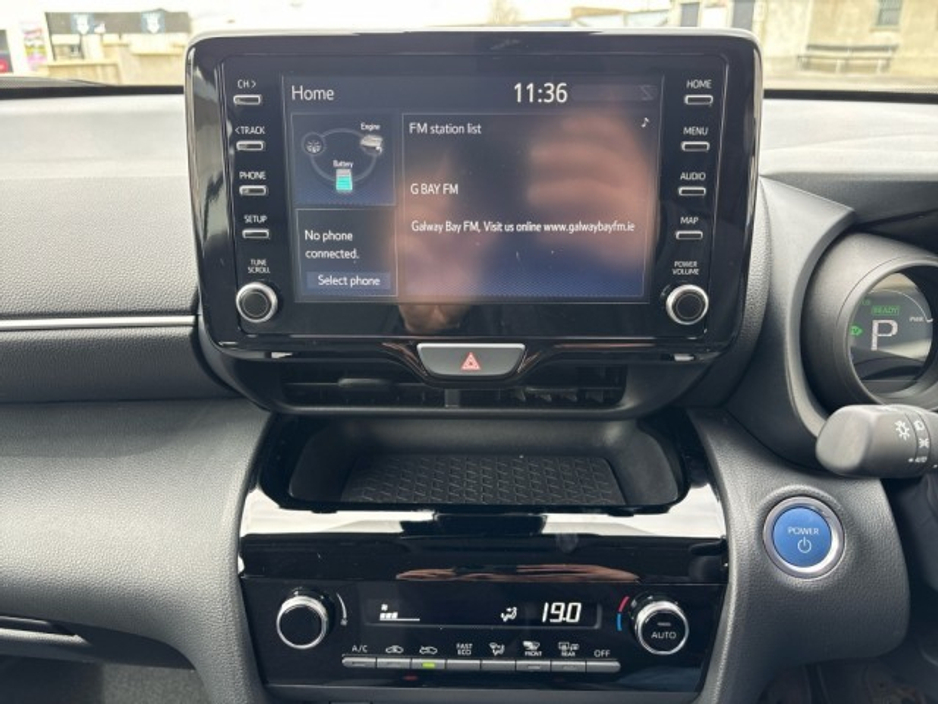 2024 Toyota Yaris Cross - image 15