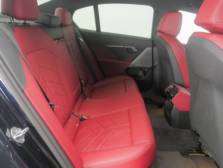 2025 BMW 5 Series - image 10