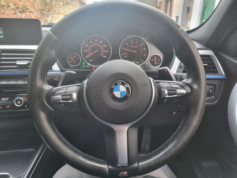 2017 BMW 3 Series 330e M Sport €14,499