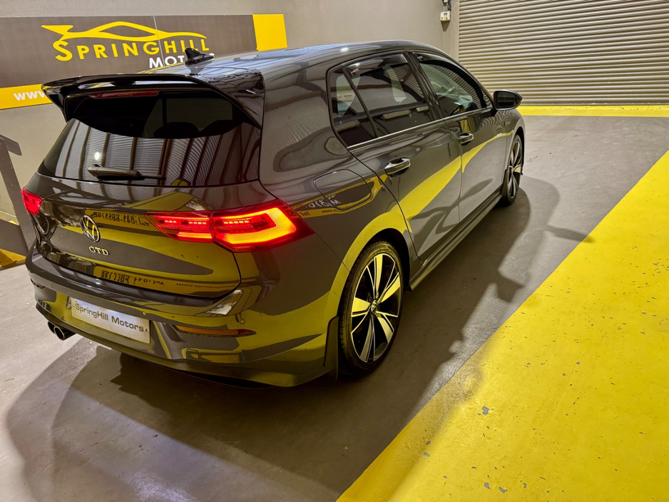 2022 Volkswagen Golf - image 4