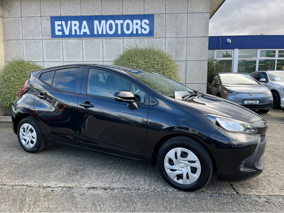 2021 Toyota Aqua AUTOMATIC HYBRID 1.5 PETROL //ADAPTIVE CRUISE CONTROL//CARPLAY//KEYLESS ENTRY//REVERSE CAMERA// €16,950