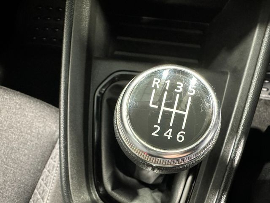 2023 Renault Clio - image 17