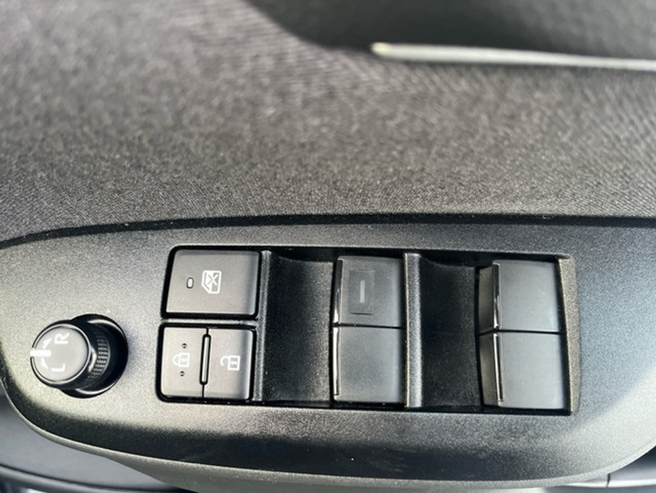 2024 Toyota Yaris YARIS 1.5 LUNA SPORT €25,950