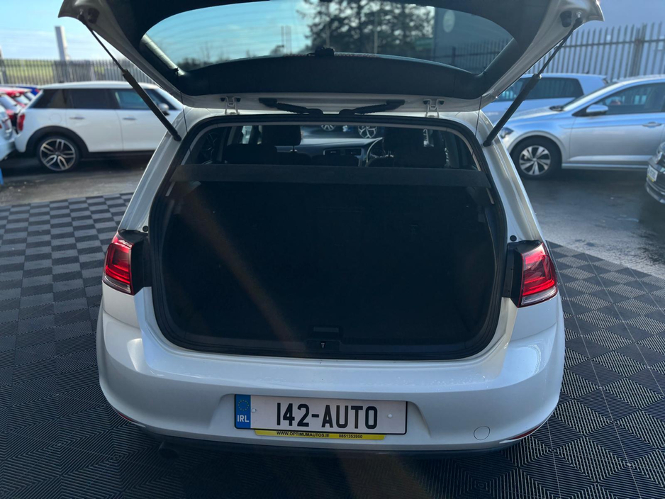 2014 Volkswagen Golf - image 3