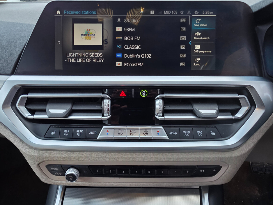 2021 BMW 3 Series - image 19