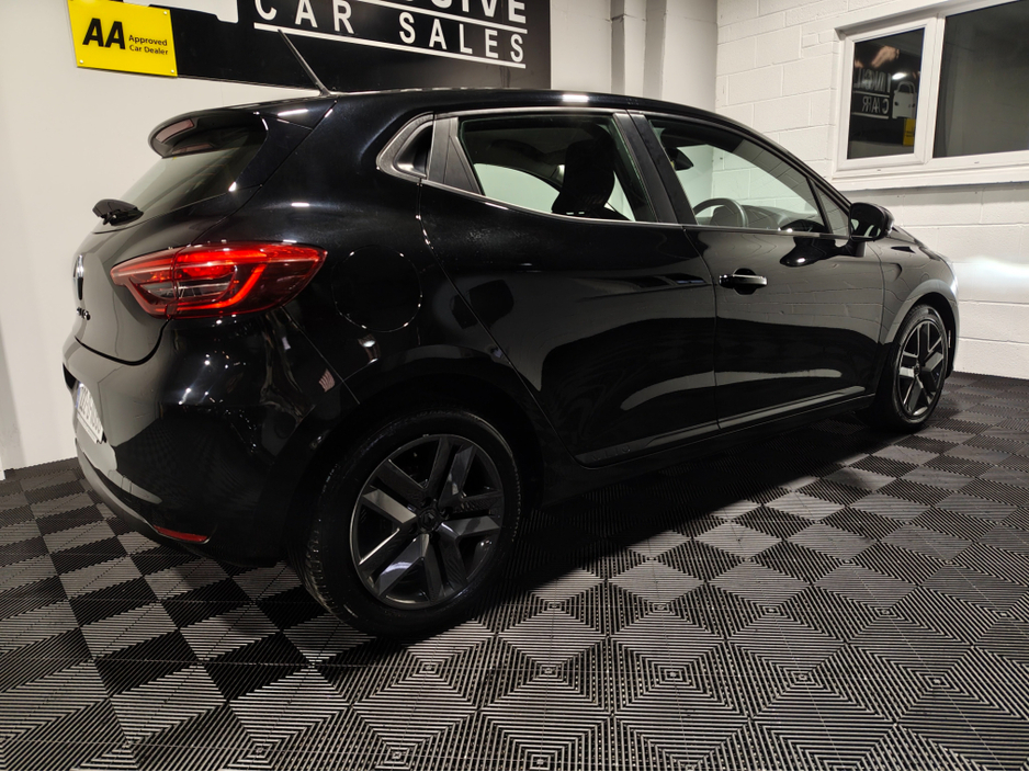 2022 Renault Clio - image 10