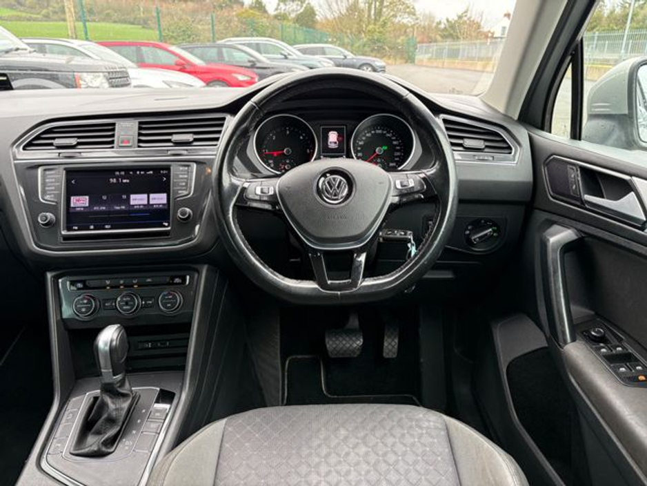 2017 Volkswagen Tiguan - image 35