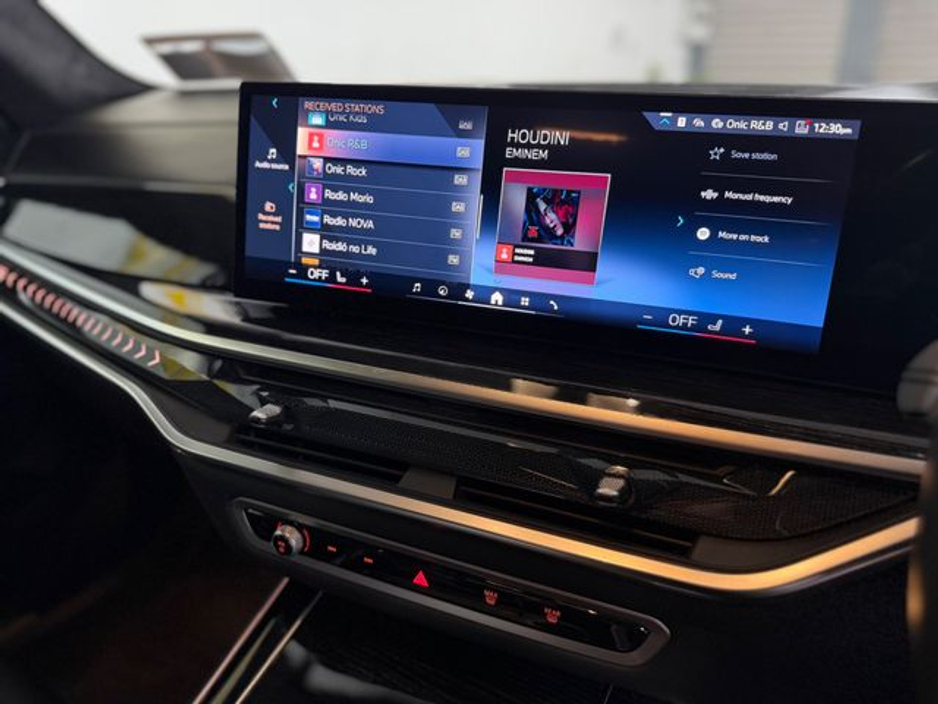 2024 BMW X5 - image 11