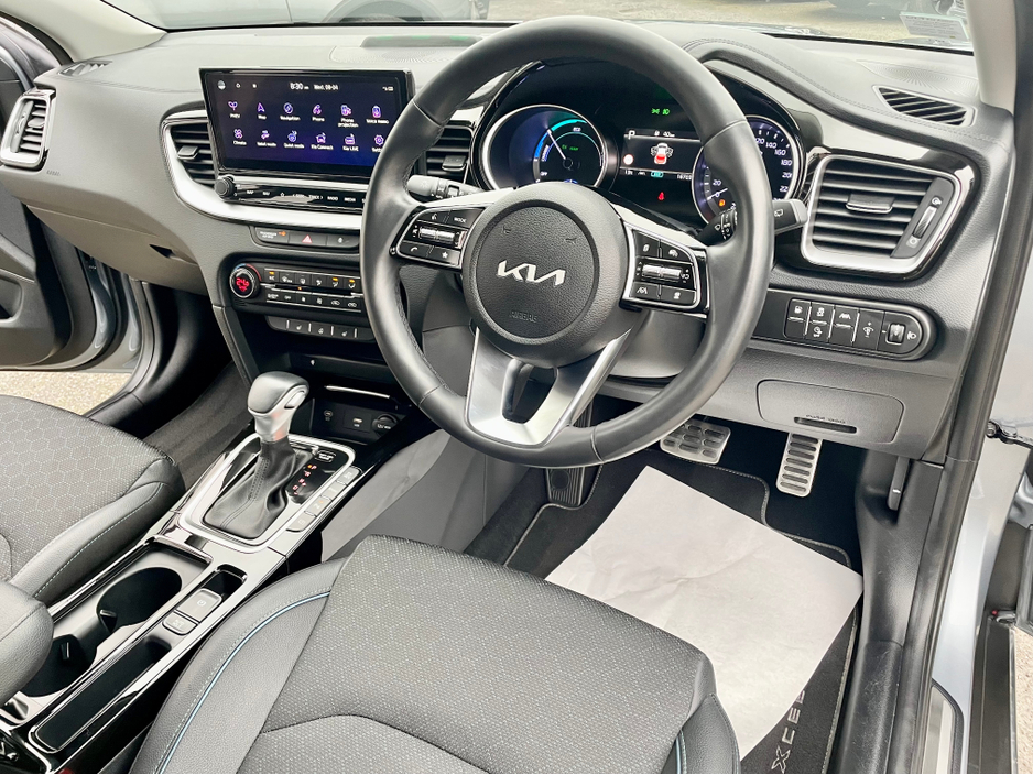 2024 Kia XCeed - image 10