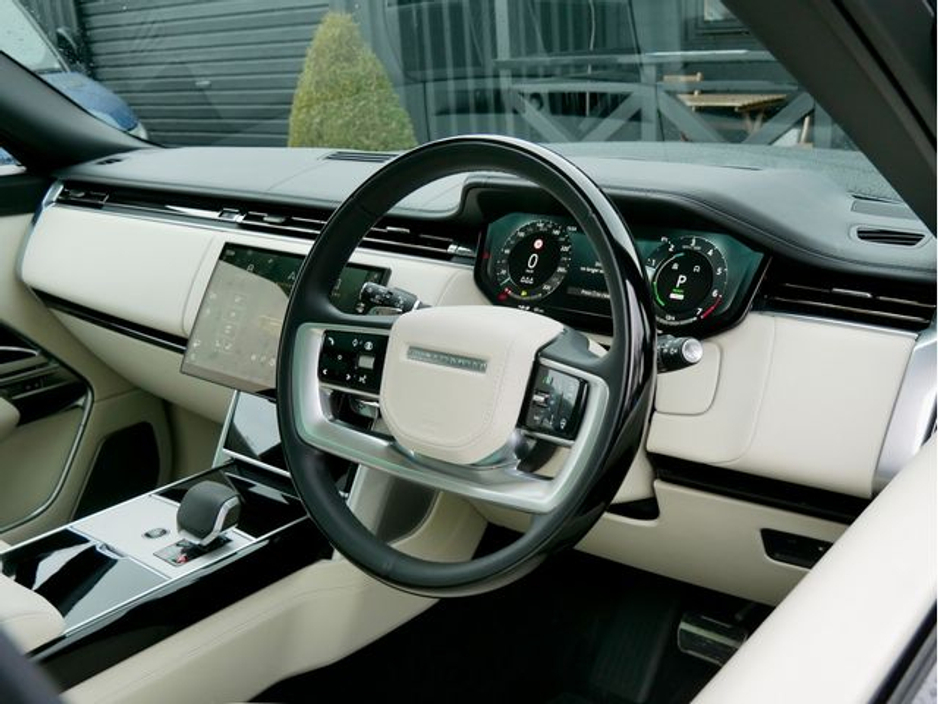 2025 Land Rover Range Rover - image 16