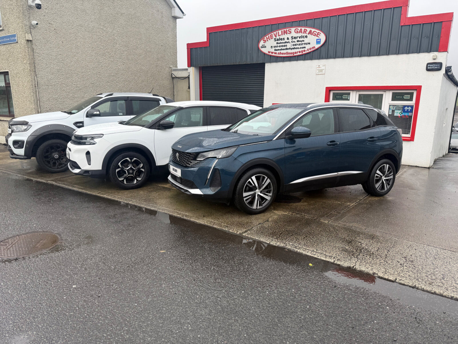 2021 Peugeot 3008 - image 2