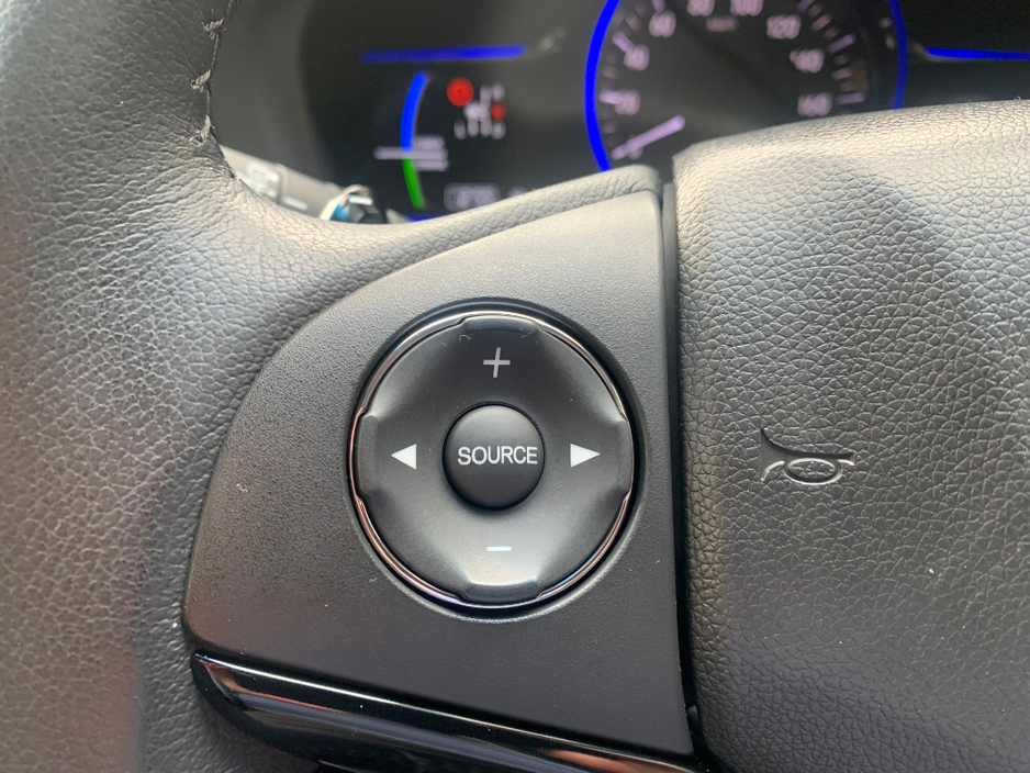 2014 Honda Vezel 1.5 HYBRID 5DR // 09/26 NCT AND €180 ROAD TAX // AIR CON, REVERSE CAMERA AND BLUETOOTH // €10,950