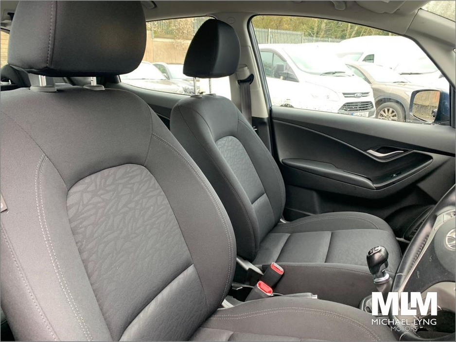 2018 Hyundai ix20 - image 12