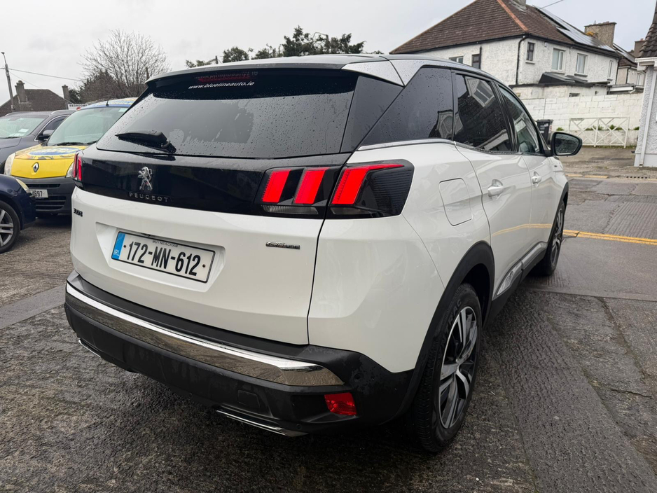 2017 Peugeot 3008 - image 3