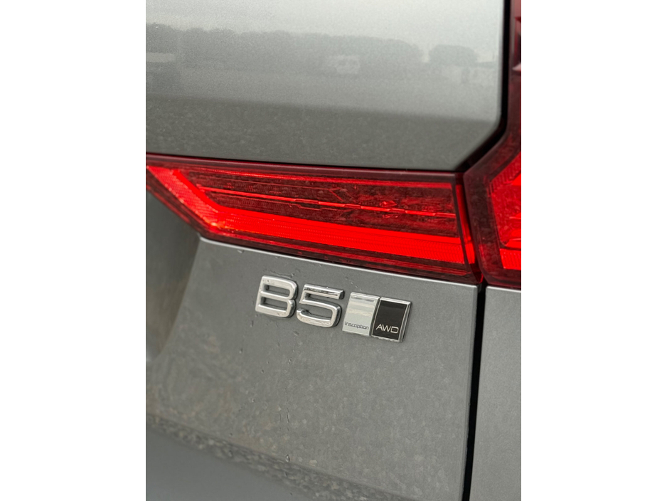 2020 Volvo XC60 - image 35