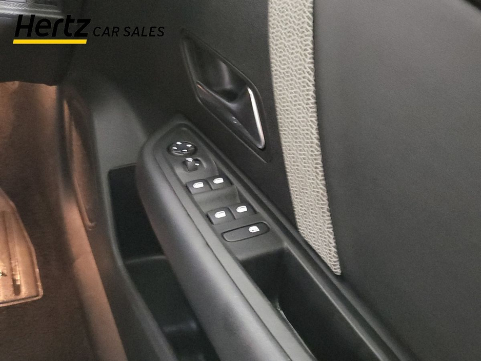 2023 Citroen C4 - image 19